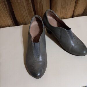TAOS SLIP ON GOR Brown size 10